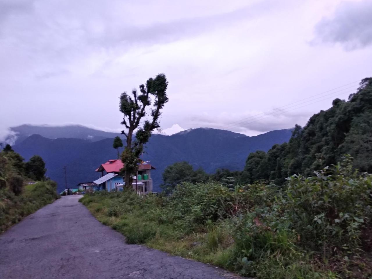 Tibet Homestay Rishop Zewnętrze zdjęcie