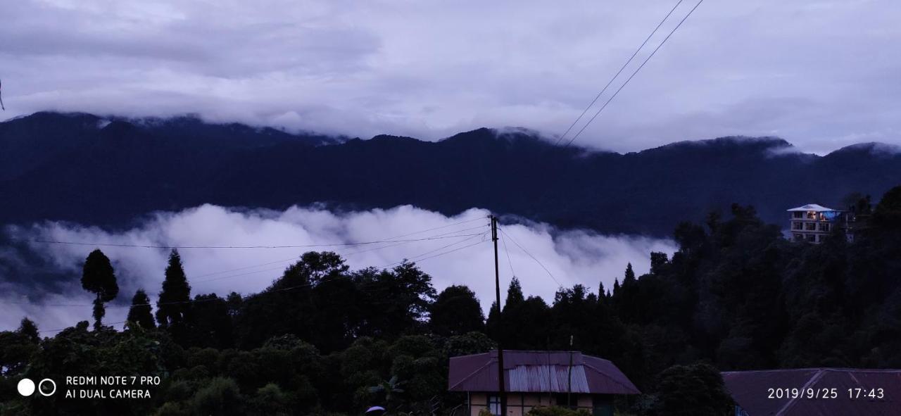 Tibet Homestay Rishop Zewnętrze zdjęcie
